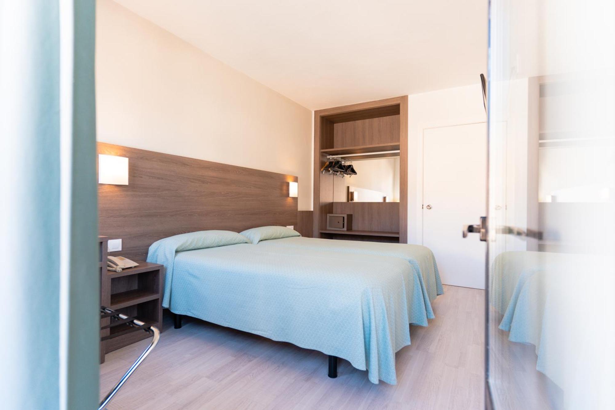 Apartamentos Loar Феррериас Экстерьер фото